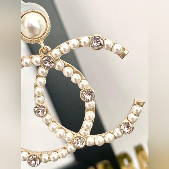 Chanel 2020 Cruise Gold Metal Faux Pearl & Crystal CC Dangle Earrings XL Size - Picture 3 of 10